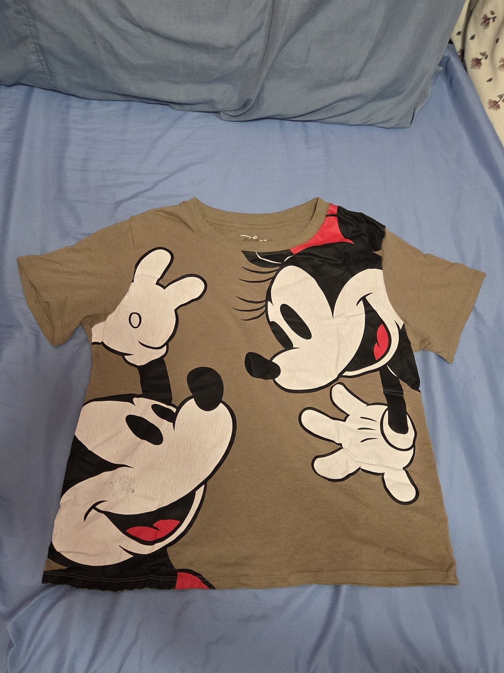 Disney Olive Green Short Sleeve Tee with Mickey & Minnie Graphic Size Womens S